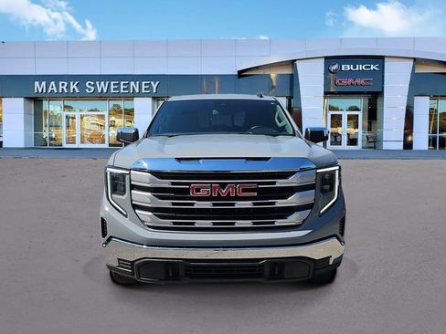 Used 2025 GMC Sierra 1500 SLE w/ Preferred Package AWD/4WD image 2