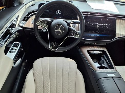 Used 2025 Mercedes-Benz E 450 4MATIC Sedan image 18