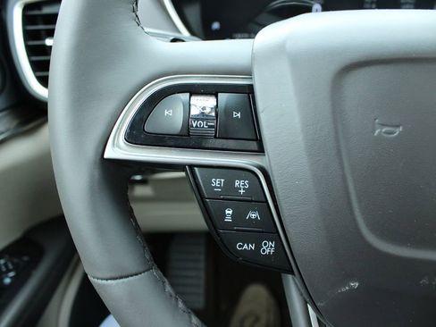 Used 2020 Lincoln Nautilus Reserve FWD image 32