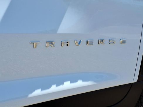 New 2026 Chevrolet Traverse LT w/ Sun and Wheel Package image 11