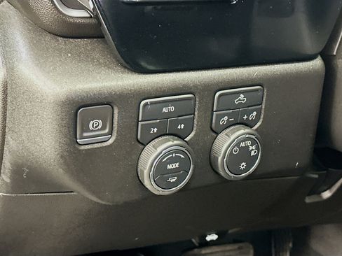 Used 2023 Chevrolet Silverado 1500 LT image 17