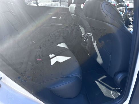 Used 2025 Mercedes-Benz GLC 300 image 31