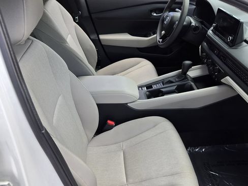 Used 2025 Honda Accord LX image 16