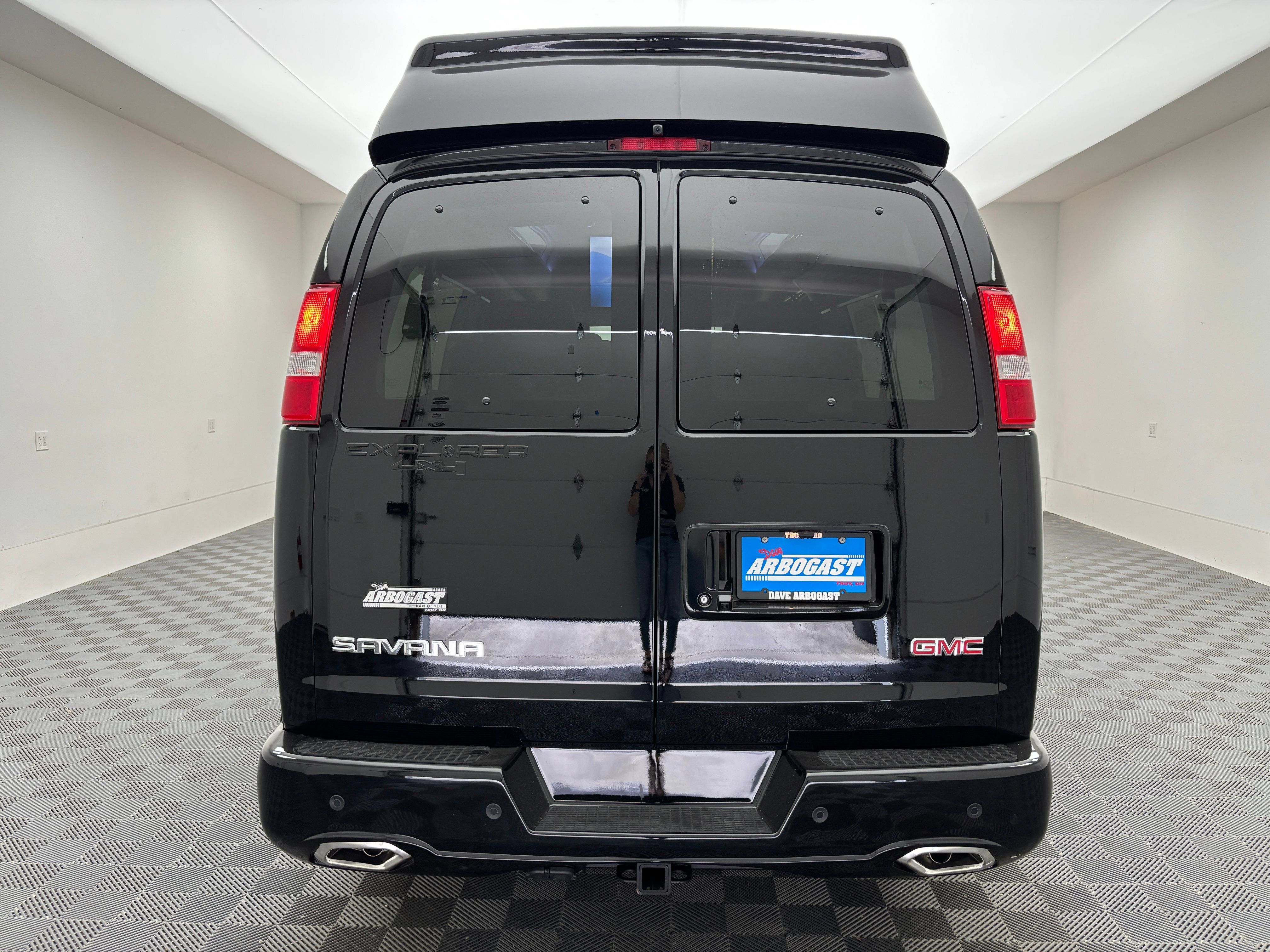 New 2026 GMC Savana 2500 Extended w/ Driver Convenience Package RWD image 9
