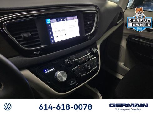 Used 2022 Chrysler Voyager LX image 27