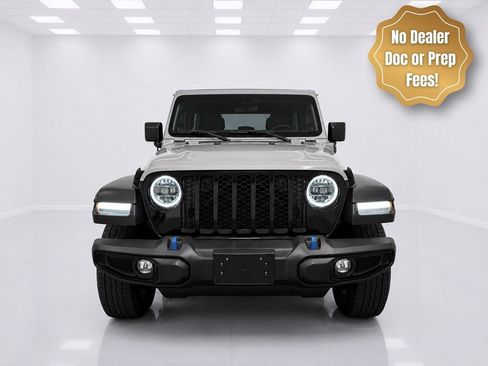 Used 2023 Jeep Wrangler Unlimited w/ Cold Weather Group AWD/4WD image 2