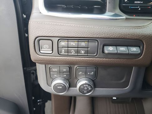 Certified 2023 GMC Yukon XL Denali AWD/4WD image 34