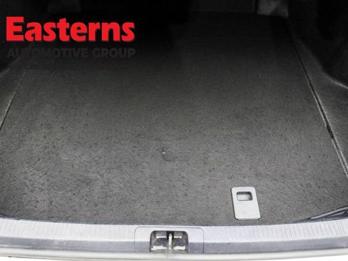 Used 2024 Toyota Camry SE image 9