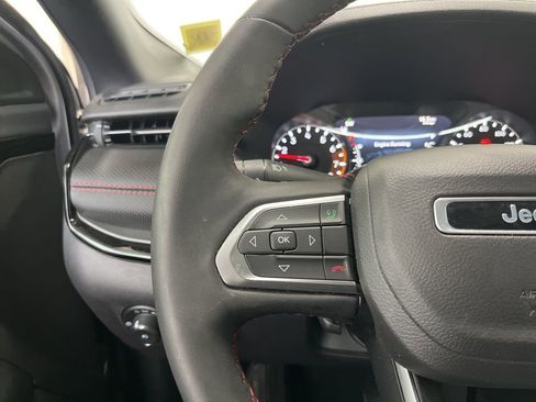 Used 2023 Jeep Compass Trailhawk w/ Trailhawk Convenience Group AWD/4WD image 6