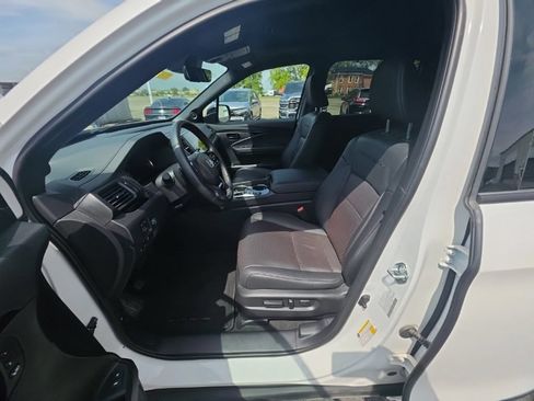 Certified 2025 Honda Passport Black Edition image 14