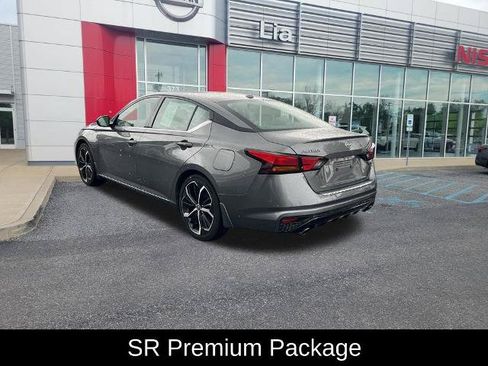 Certified 2023 Nissan Altima 2.5 SR w/ SR Premium Package FWD image 11