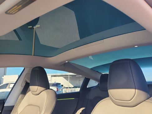 Used 2024 Tesla Model 3 Base image 33