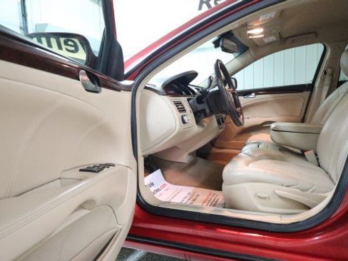 Used 2009 Buick Lucerne CX image 9