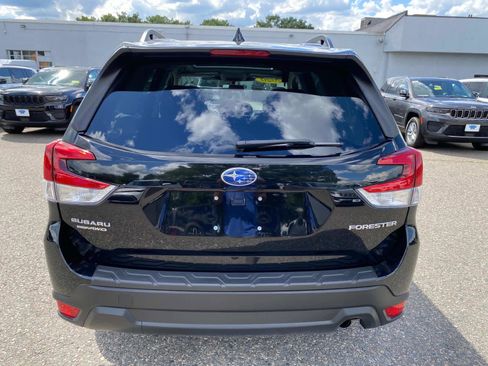 Used 2022 Subaru Forester Premium image 4