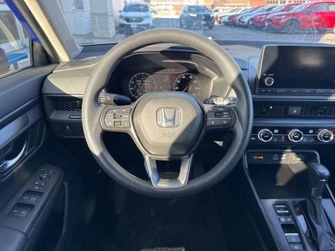 Used 2023 Honda CR-V EX image 13