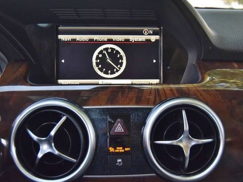 Used 2015 Mercedes-Benz GLK 350 4MATIC image 38