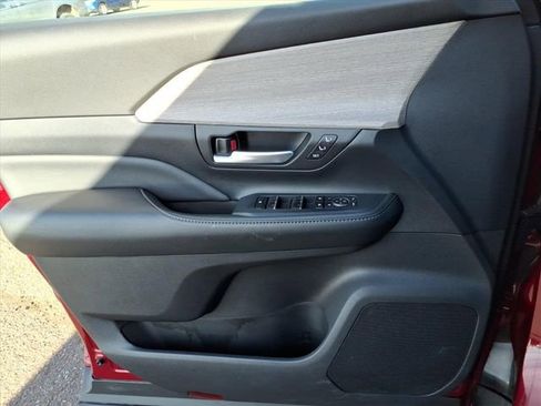 Used 2024 Toyota Grand Highlander Limited image 10