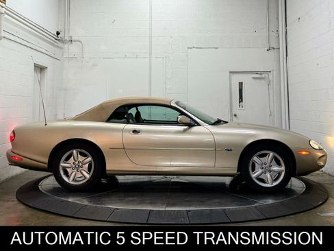Used 1999 Jaguar XK8 Convertible image 10