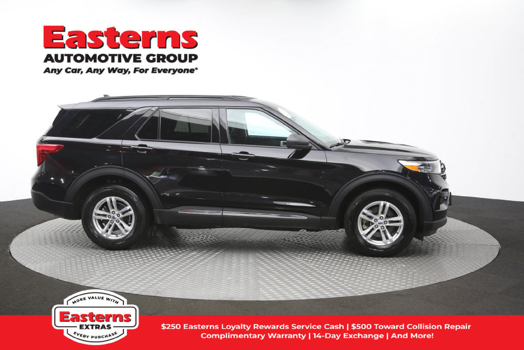 Used 2023 Ford Explorer XLT AWD/4WD image 48