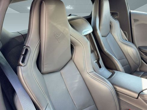 Used 2021 Chevrolet Corvette 2LT image 23