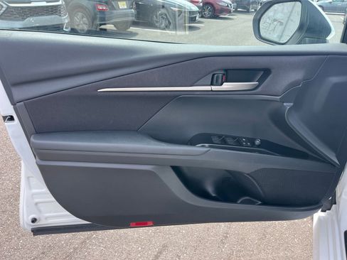 Used 2025 Toyota Camry LE FWD image 18
