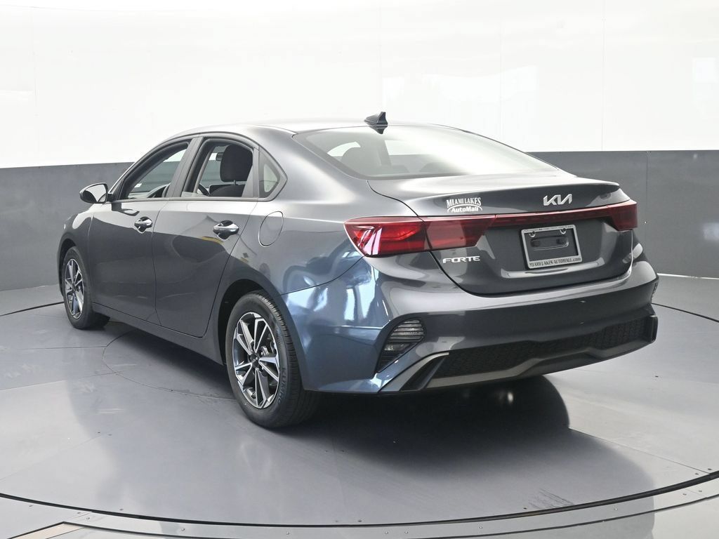 Used 2024 Kia Forte LXS FWD image 4