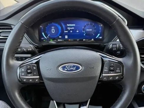 Used 2021 Ford Escape Titanium w/ Class II Trailer Tow Package AWD/4WD image 18