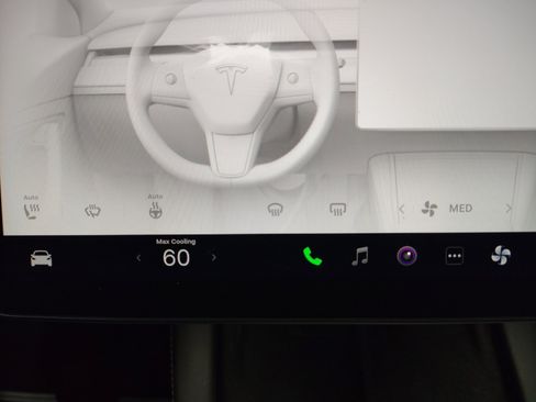 Used 2023 Tesla Model Y Long Range image 21