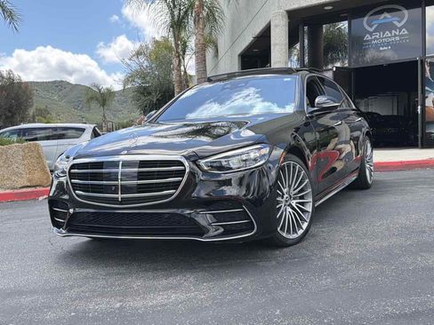 Used 2023 Mercedes-Benz S 500 4MATIC w/ AMG Line image 11