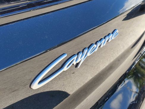 Used 2024 Porsche Cayenne image 7