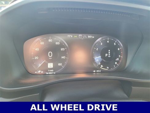 Used 2019 Volvo XC40 T5 Momentum image 23