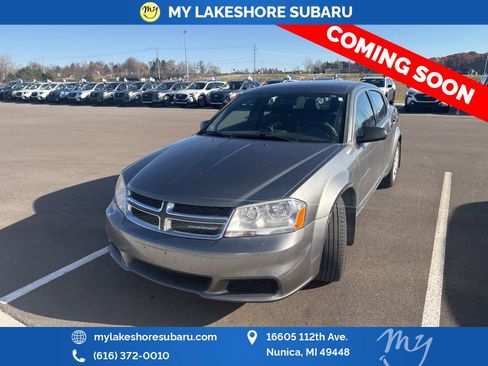 Used 2013 Dodge Avenger SE image 3
