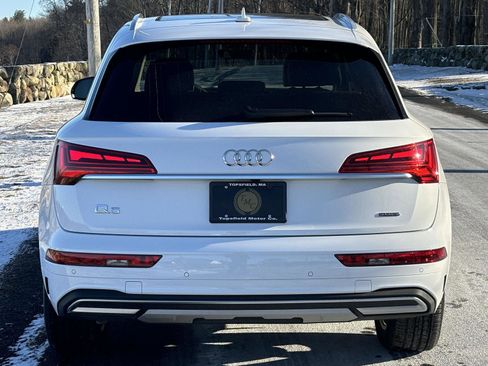 Used 2024 Audi Q5 Premium w/ Convenience Package image 21