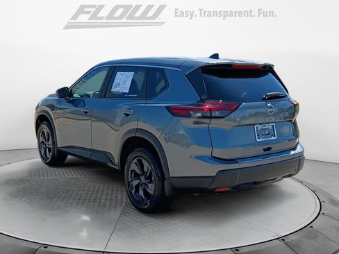 Used 2026 Nissan Rogue SV FWD image 5