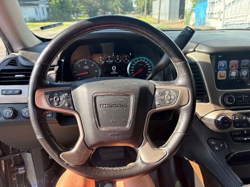 Used 2018 GMC Yukon XL Denali w/ Denali Ultimate Package AWD/4WD image 17