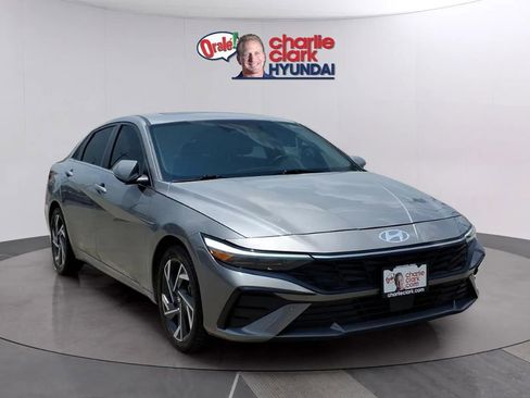 Used 2024 Hyundai Elantra Limited FWD image 7