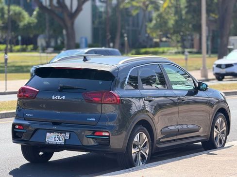 Used 2022 Kia Niro EX Premium FWD image 5