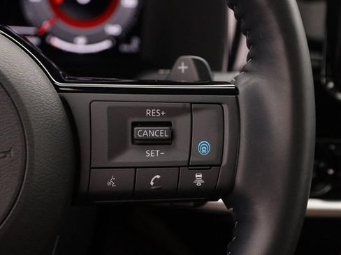 Certified 2025 Nissan Pathfinder Platinum AWD/4WD image 16