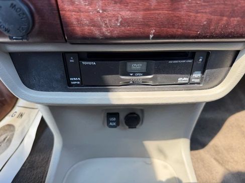 Used 2014 Toyota Sienna XLE w/ Entertainment Package AWD/4WD image 18