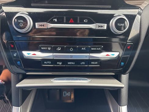 Used 2023 Ford Explorer Limited w/ Equipment Group 301A image 28