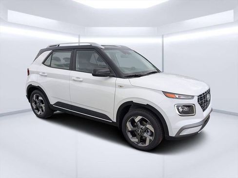 New 2025 Hyundai Venue Limited FWD image 1
