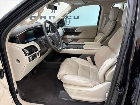 Used 2019 Lincoln Navigator Reserve AWD/4WD image 9