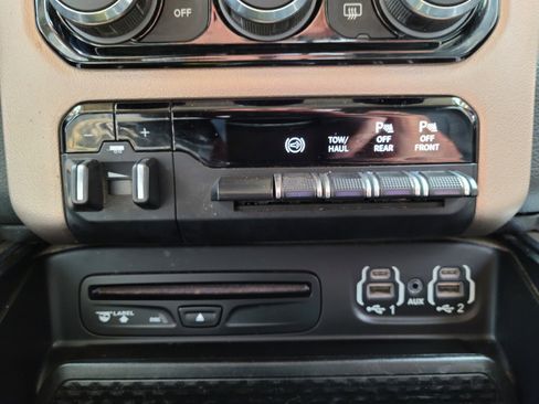 Used 2019 RAM 2500 Laramie image 13