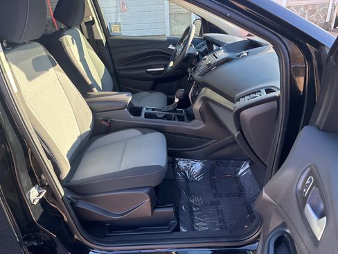 Used 2017 Ford Escape SE image 15