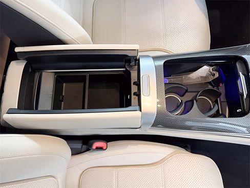 Used 2025 Mercedes-Benz GLC 300 image 25