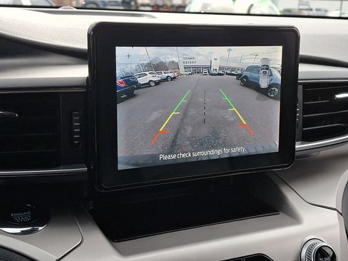 Used 2022 Ford Explorer XLT w/ Equipment Group 202A image 24