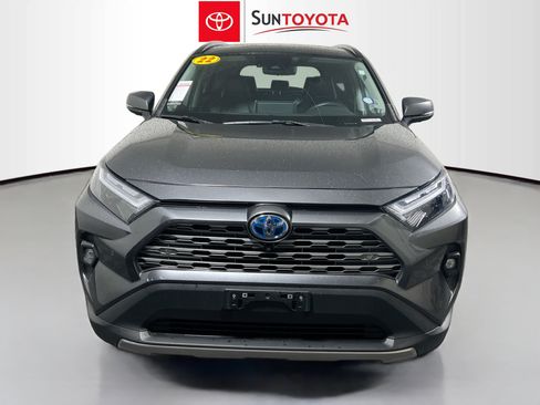 Used 2022 Toyota RAV4 Limited AWD/4WD image 10
