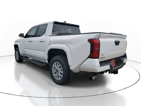 Used 2024 Toyota Tacoma SR5 image 4