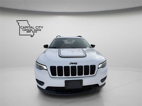 Used 2022 Jeep Cherokee Latitude w/ Sun & Sound Group image 2
