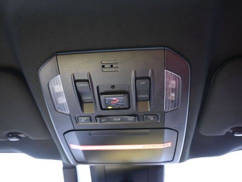 Used 2023 Toyota Highlander XSE FWD image 27